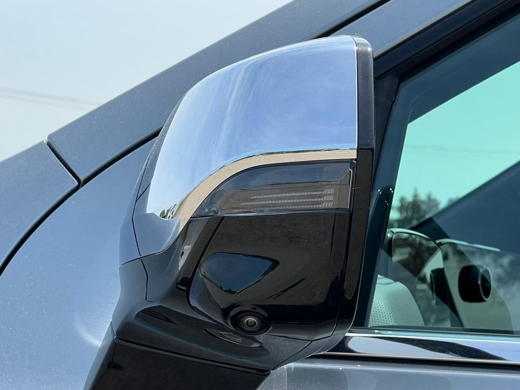 2025 Chevrolet Suburban Premier - Photo 45