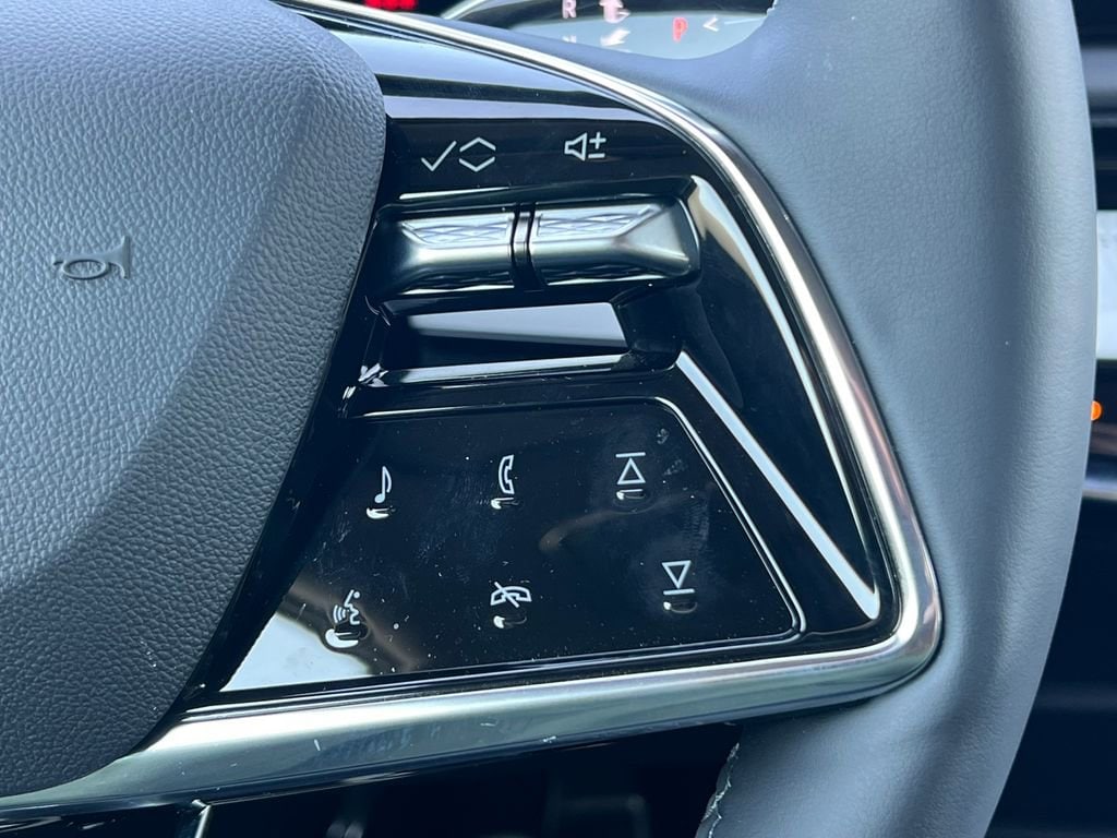 2025 Cadillac OPTIQ Sport 1 - Photo 20