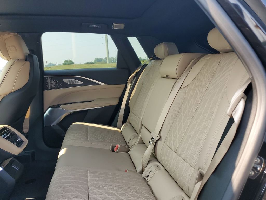 2026 Cadillac LYRIQ V Premium - Photo 27