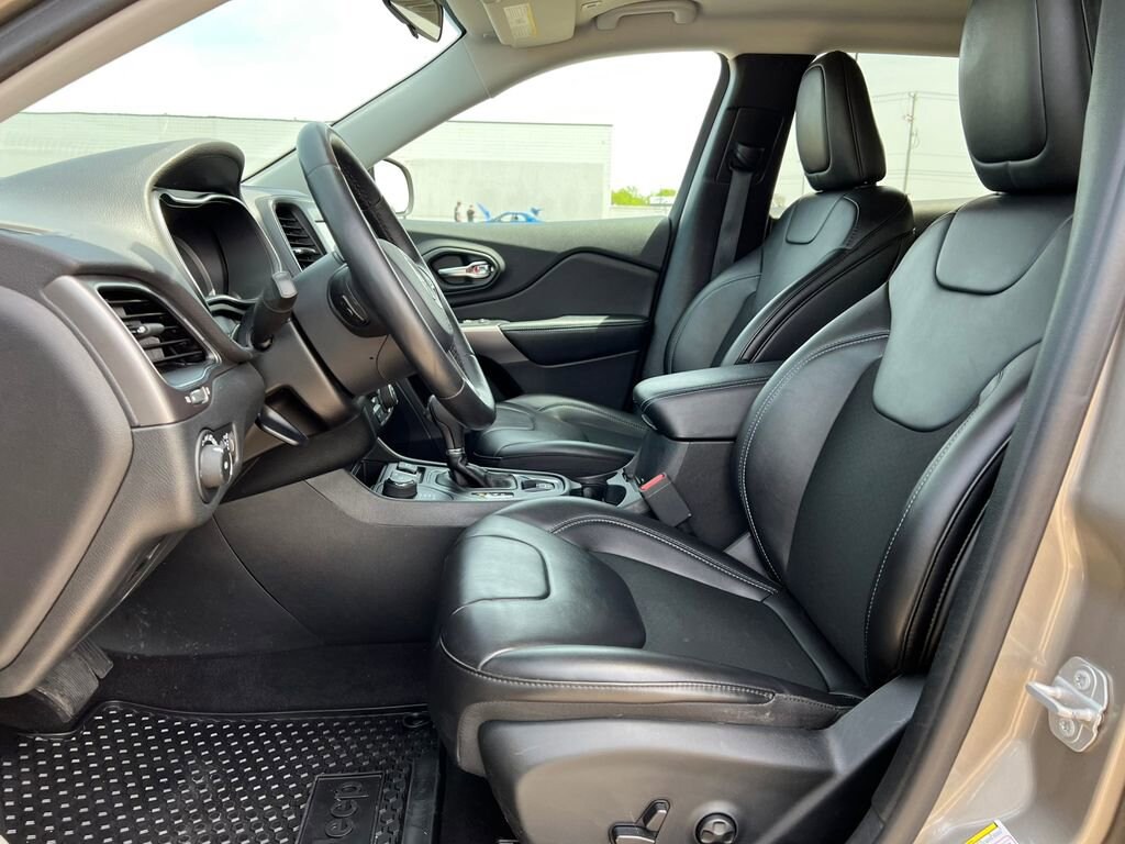 Used 2019 Jeep Cherokee Latitude Plus