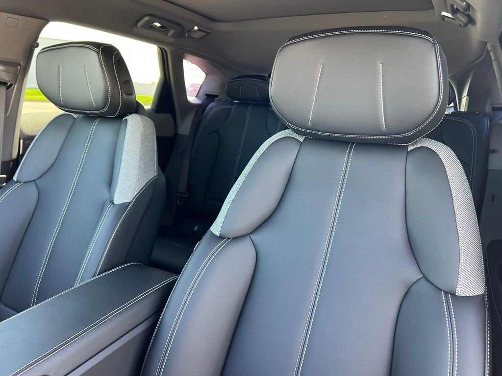 2025 Cadillac OPTIQ Sport 1 - Photo 10