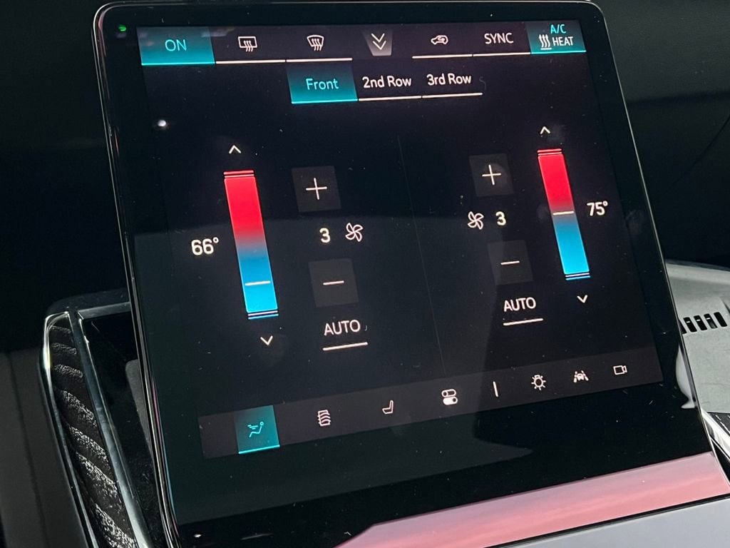 2025 Cadillac Escalade IQ Sport 1 - Photo 28