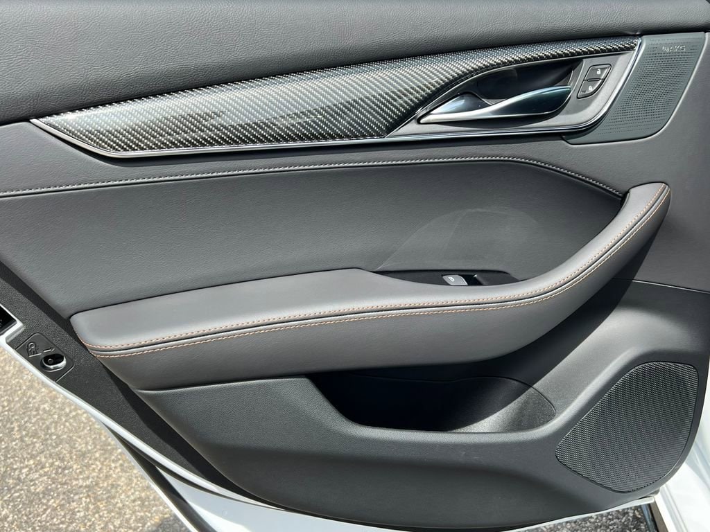 2026 Cadillac CT5 V-Series - Photo 40