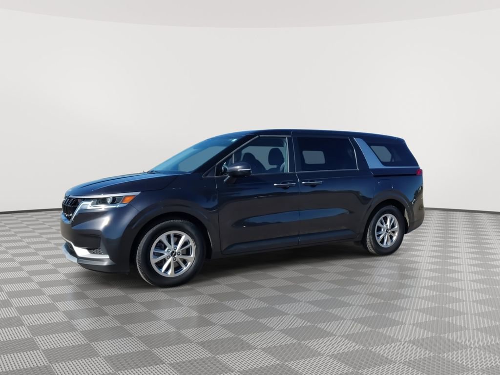 2022 Kia Carnival LX photo 4