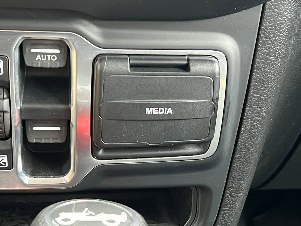 2018 Jeep All-New Wrangler Unlimited Sahara - Photo 25
