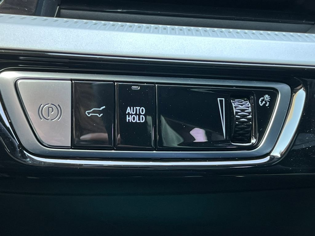 2025 Cadillac OPTIQ Sport 1 - Photo 17