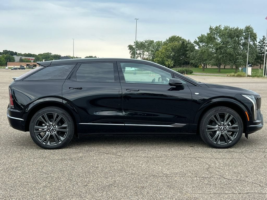 2027 Cadillac OPTIQ Premium Sport - Photo 35