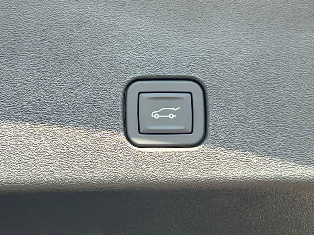 2025 Cadillac OPTIQ Sport 1 - Photo 33