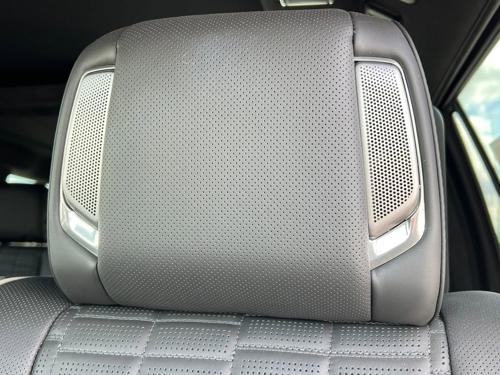 2025 Cadillac Escalade Sport Platinum - Photo 18