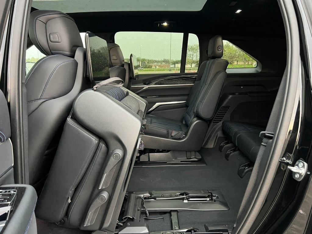 2025 Cadillac Escalade IQ Sport 1 - Photo 37