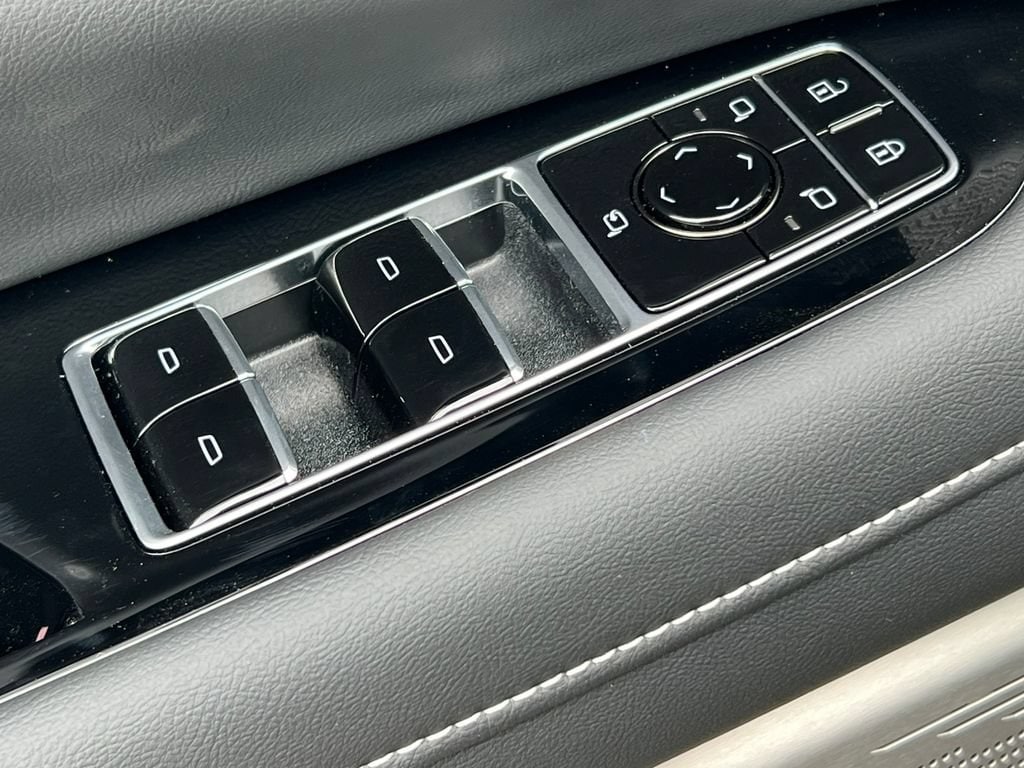 2027 Cadillac OPTIQ Premium Sport - Photo 12