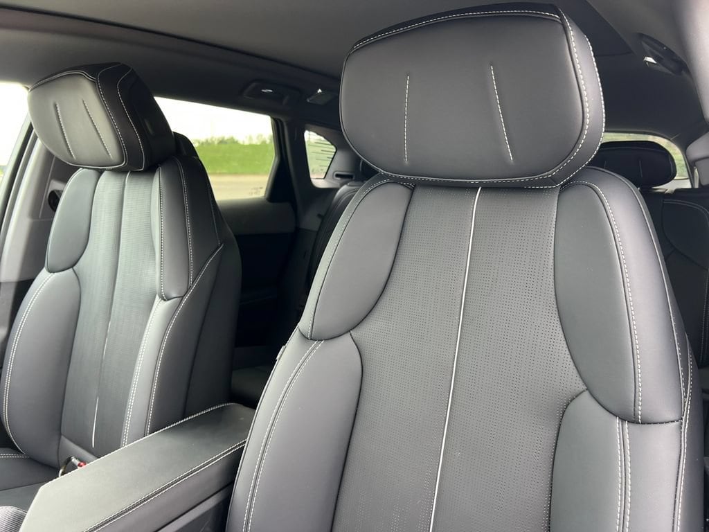 2027 Cadillac OPTIQ Premium Sport - Photo 9