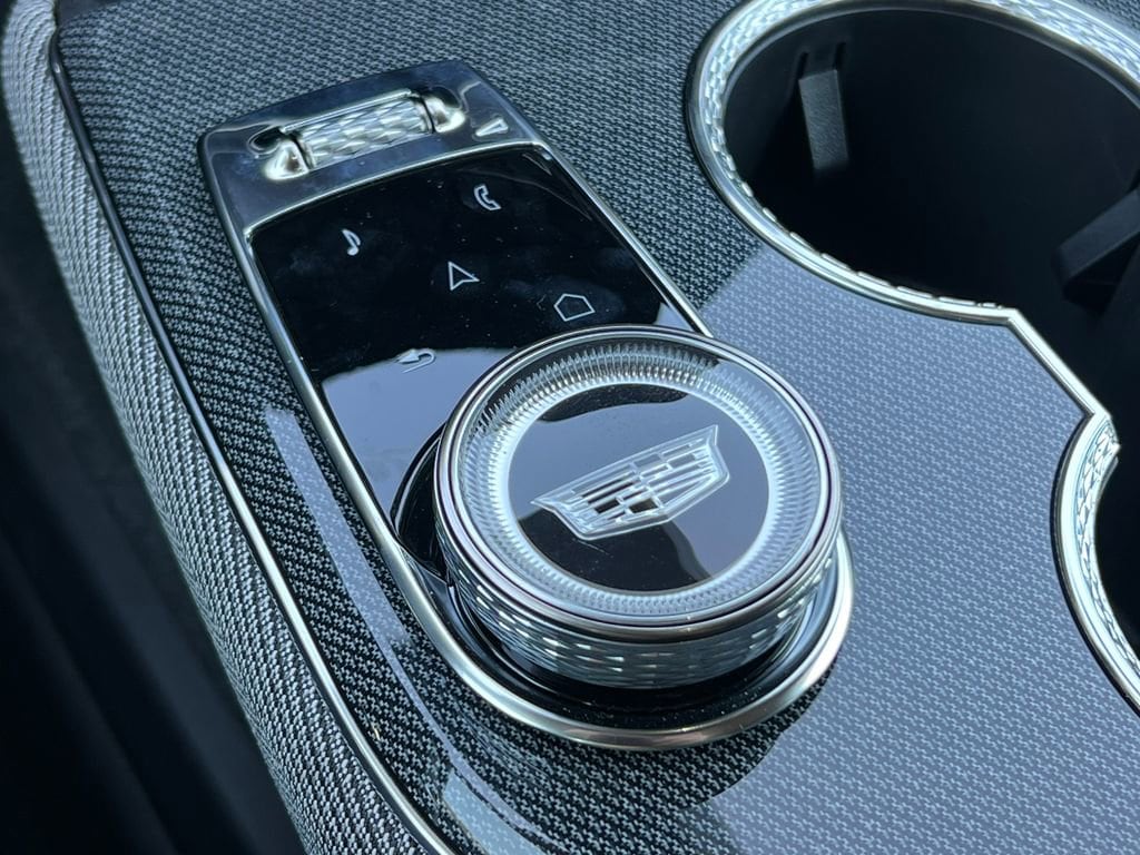 2025 Cadillac OPTIQ Sport 1 - Photo 25