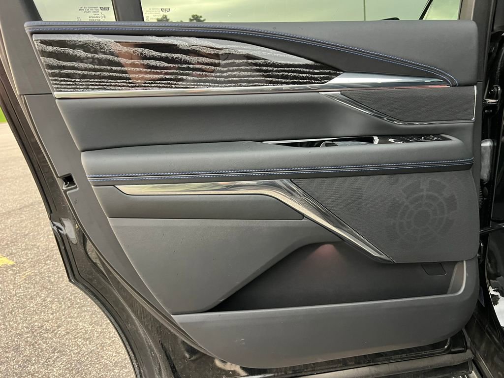 2025 Cadillac Escalade IQ Sport 1 - Photo 36