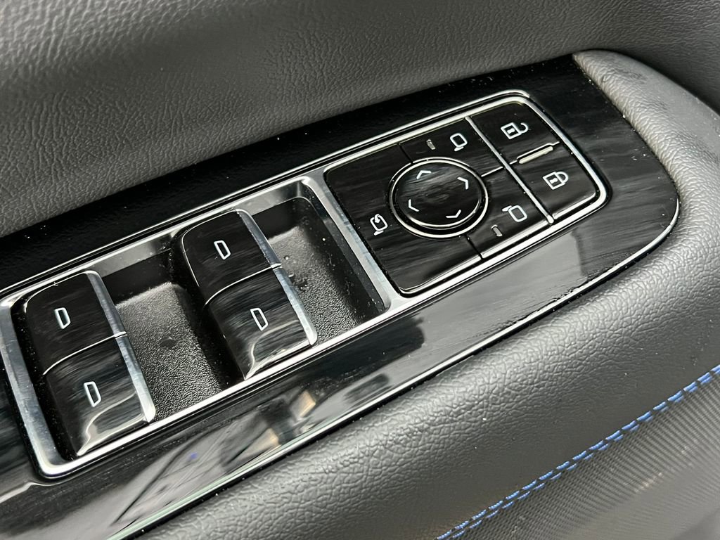 2025 Cadillac Escalade IQ Sport 1 - Photo 15