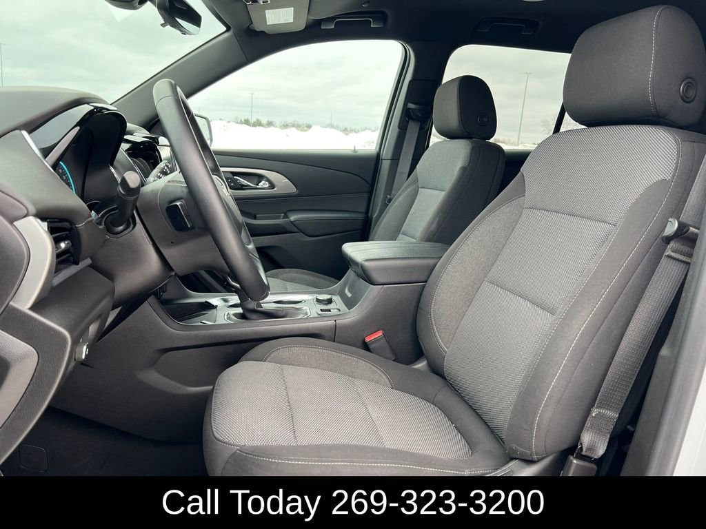 Used 2023 Chevrolet Traverse LT Cloth SUV