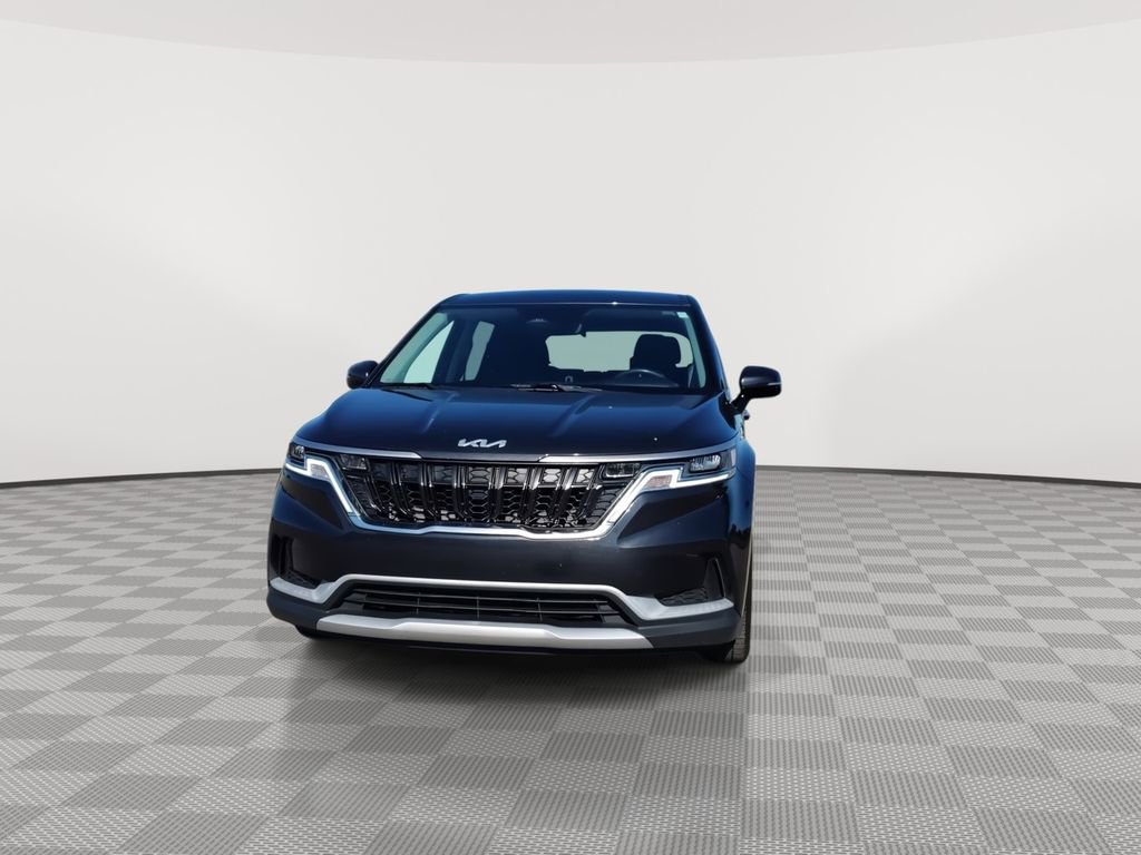 2022 Kia Carnival LX photo 3