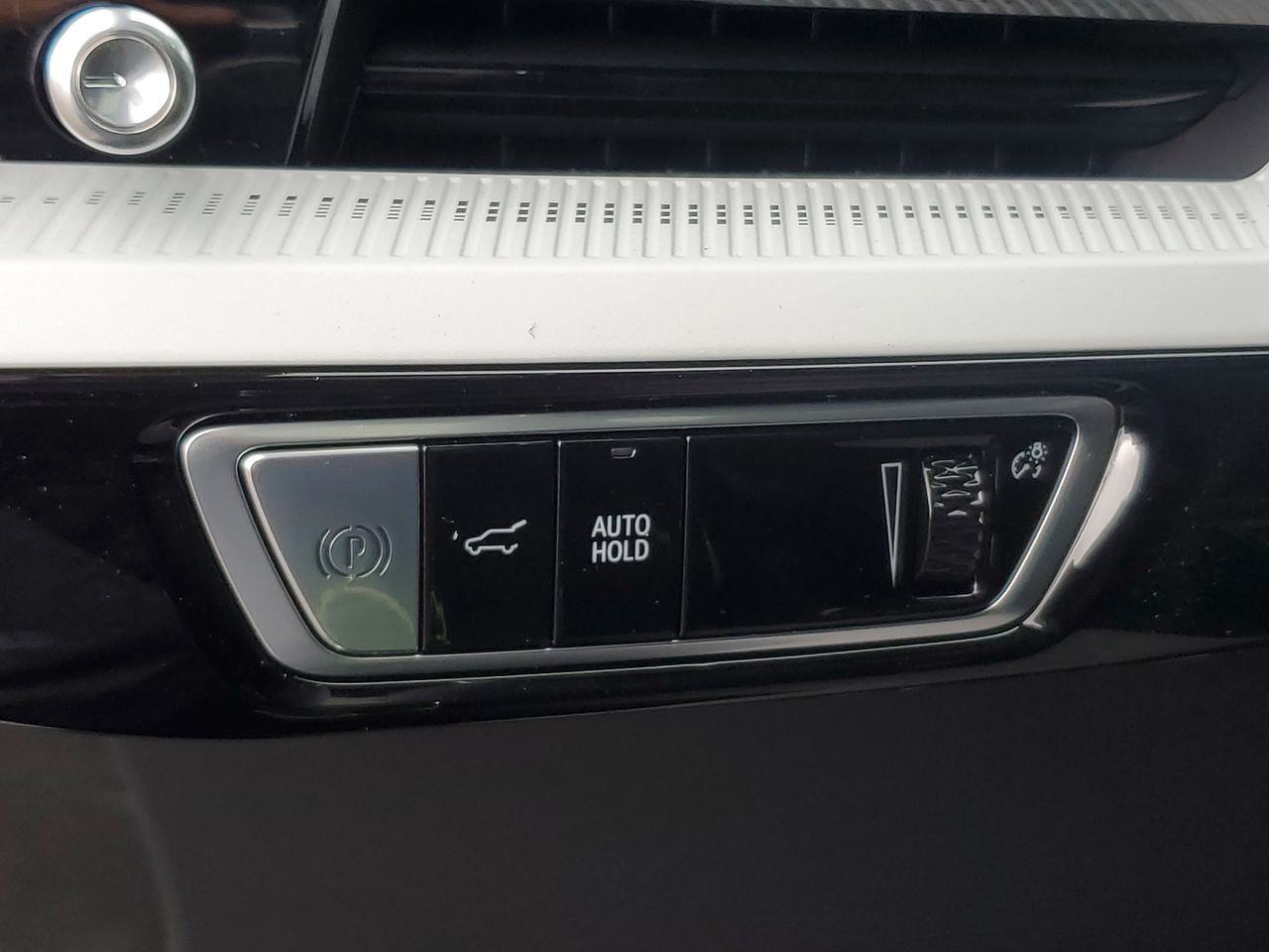 2025 Cadillac OPTIQ Sport 1 - Photo 61
