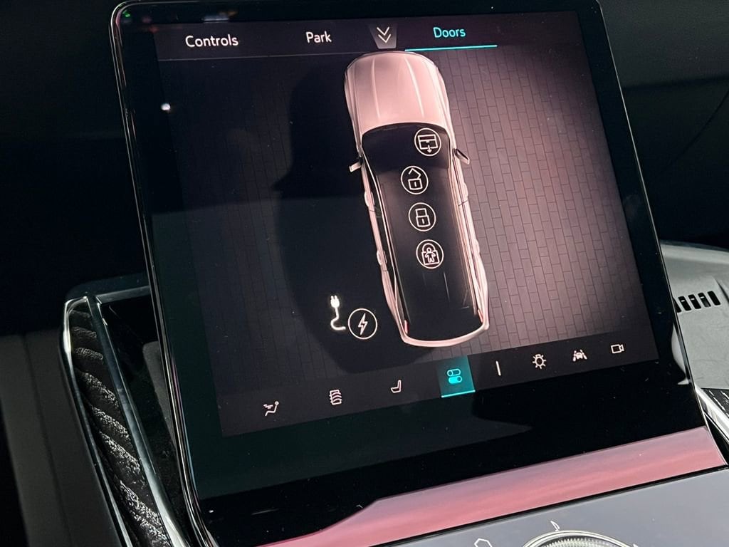 2025 Cadillac Escalade IQ Sport 1 - Photo 27
