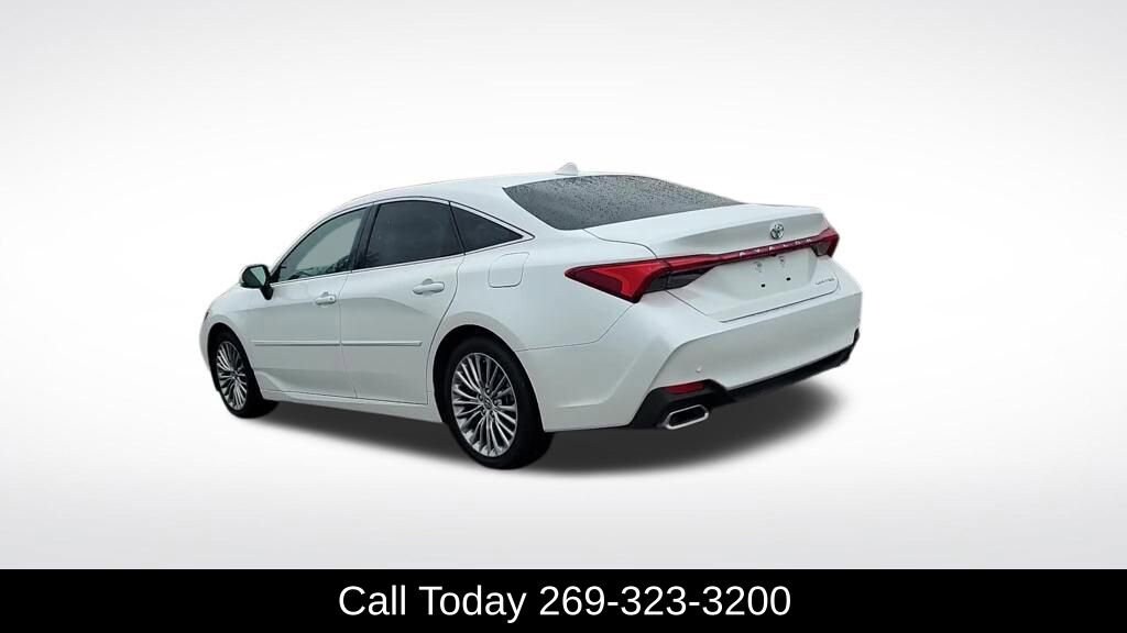 2022 Toyota Avalon Limited photo 4