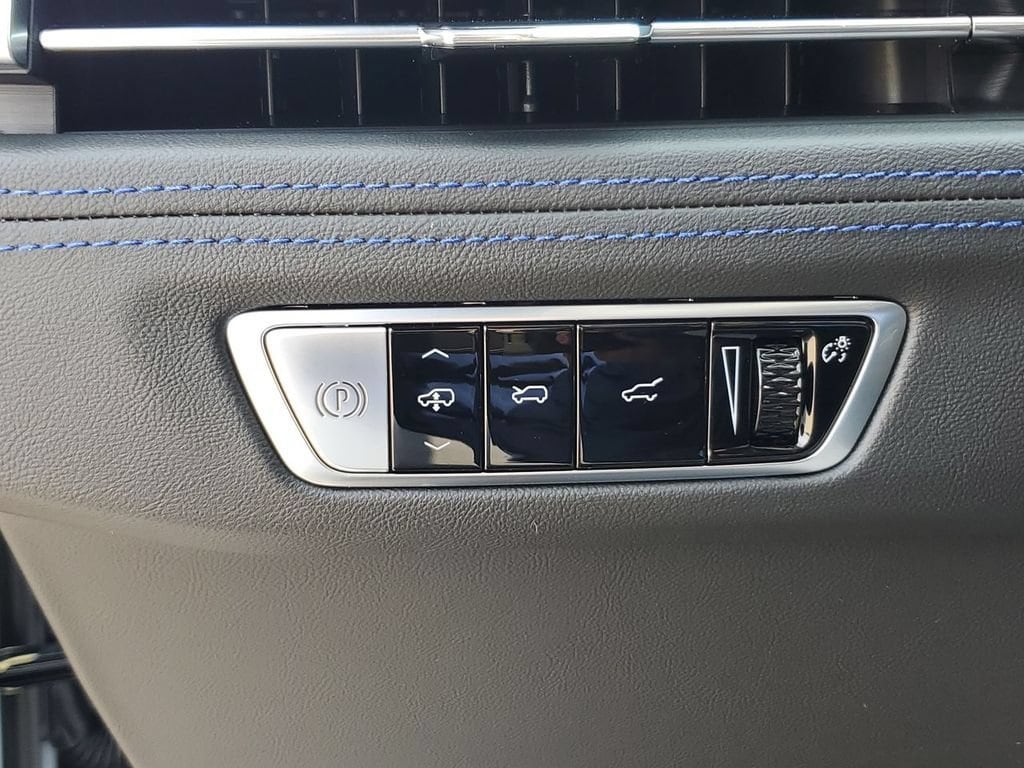 2026 Cadillac Escalade IQ Sport - Photo 18