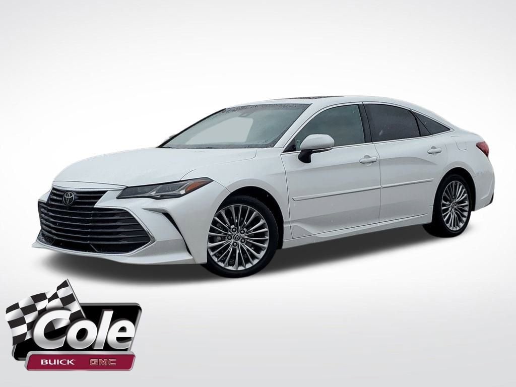 2022 Toyota Avalon Limited's photo