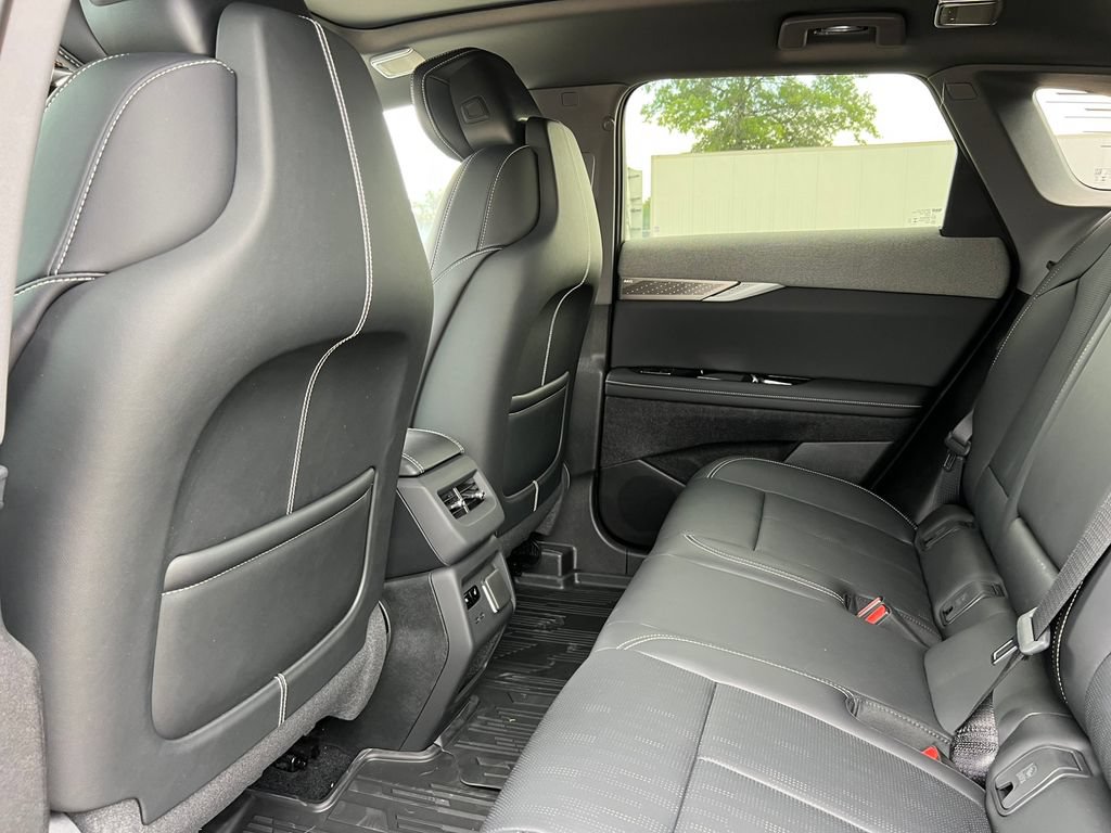 2027 Cadillac OPTIQ Premium Sport - Photo 26