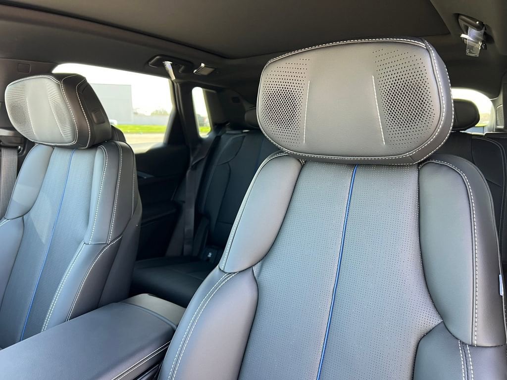 2026 Cadillac LYRIQ V - Photo 11
