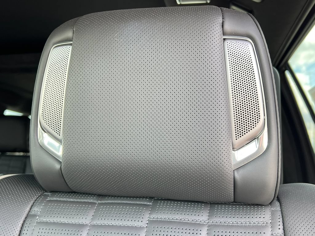 2025 Cadillac Escalade Sport Platinum - Photo 18