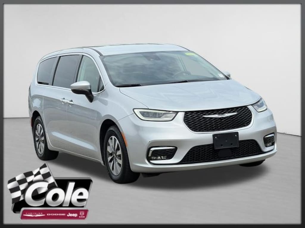 Used 2023 Chrysler Pacifica Hybrid Touring L Minivan/Van