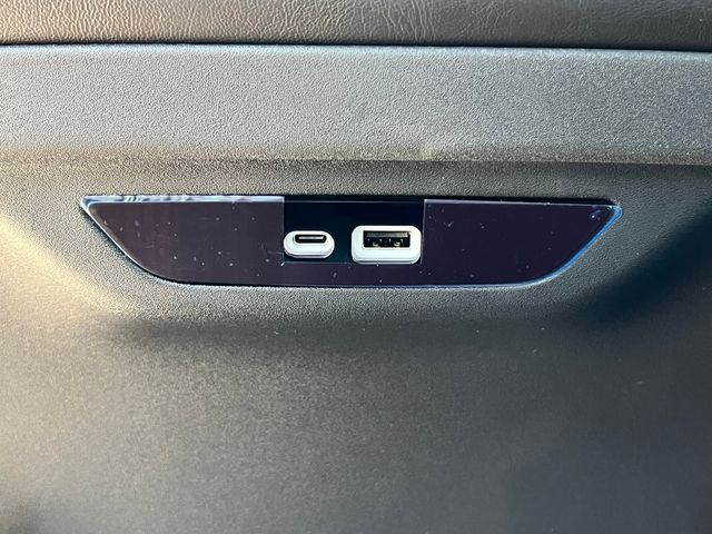 2026 Chrysler Pacifica Select - Photo 32