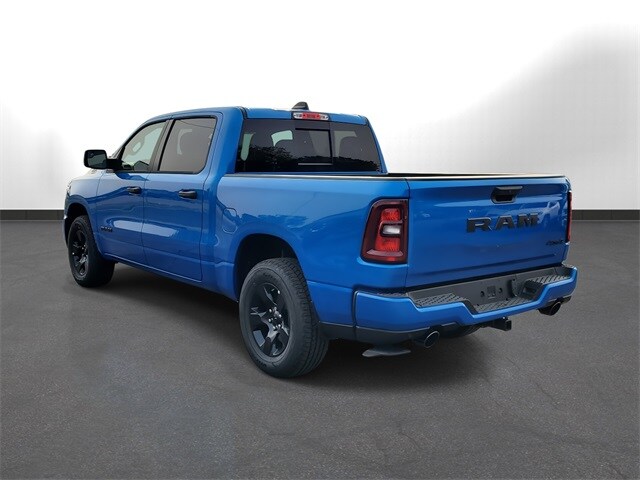 2025 Ram 1500 Tradesman photo 3