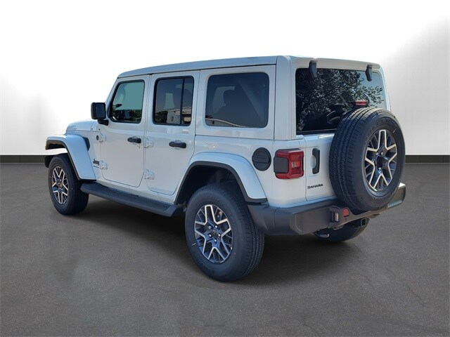 2025 Jeep Wrangler Sahara photo 3