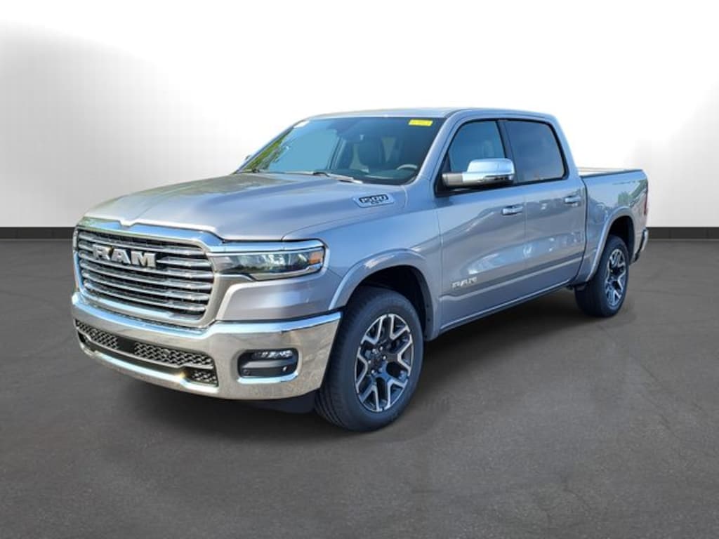 New 2025 Ram 1500 LARAMIE CREW CAB 4X4 5'7 BOX Pickup