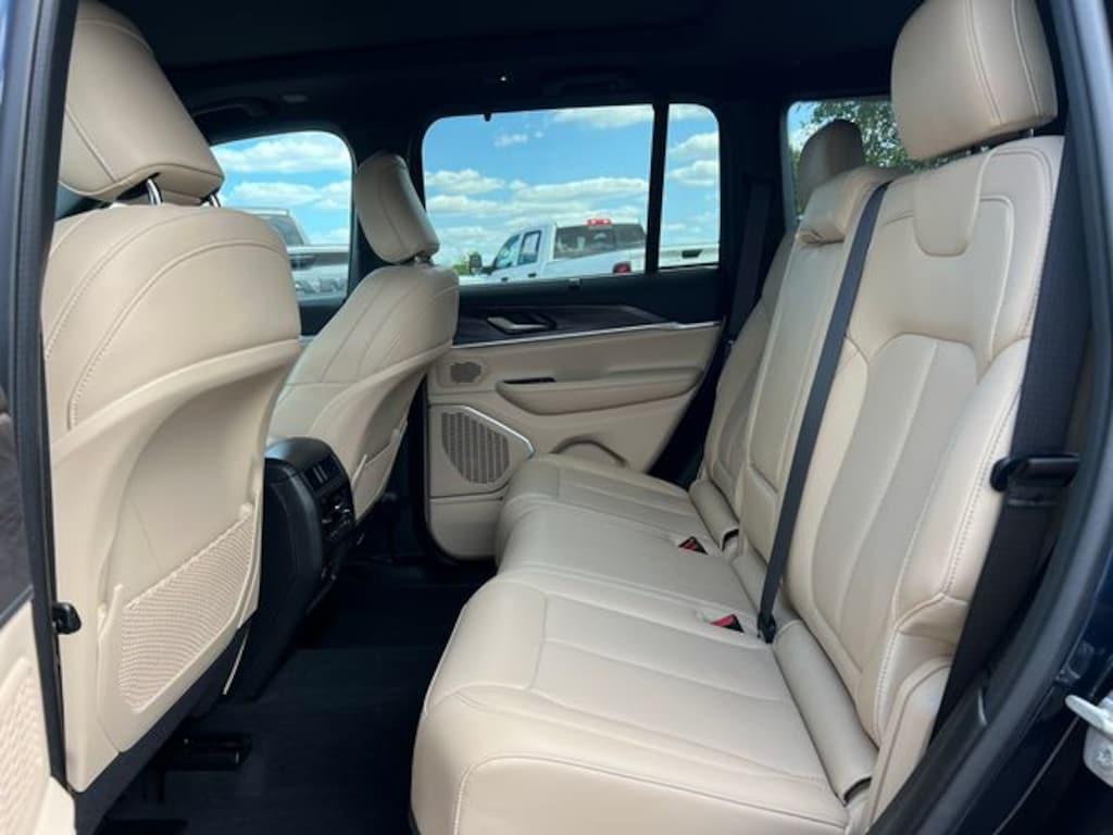 Used 2024 Jeep Grand Cherokee Limited SUV