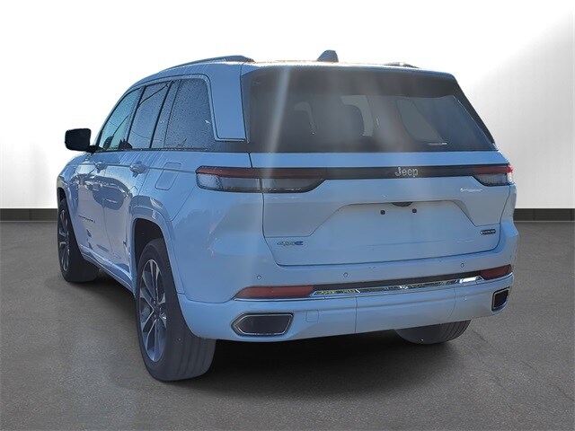 2023 Jeep Grand Cherokee Overland 4xe photo 3
