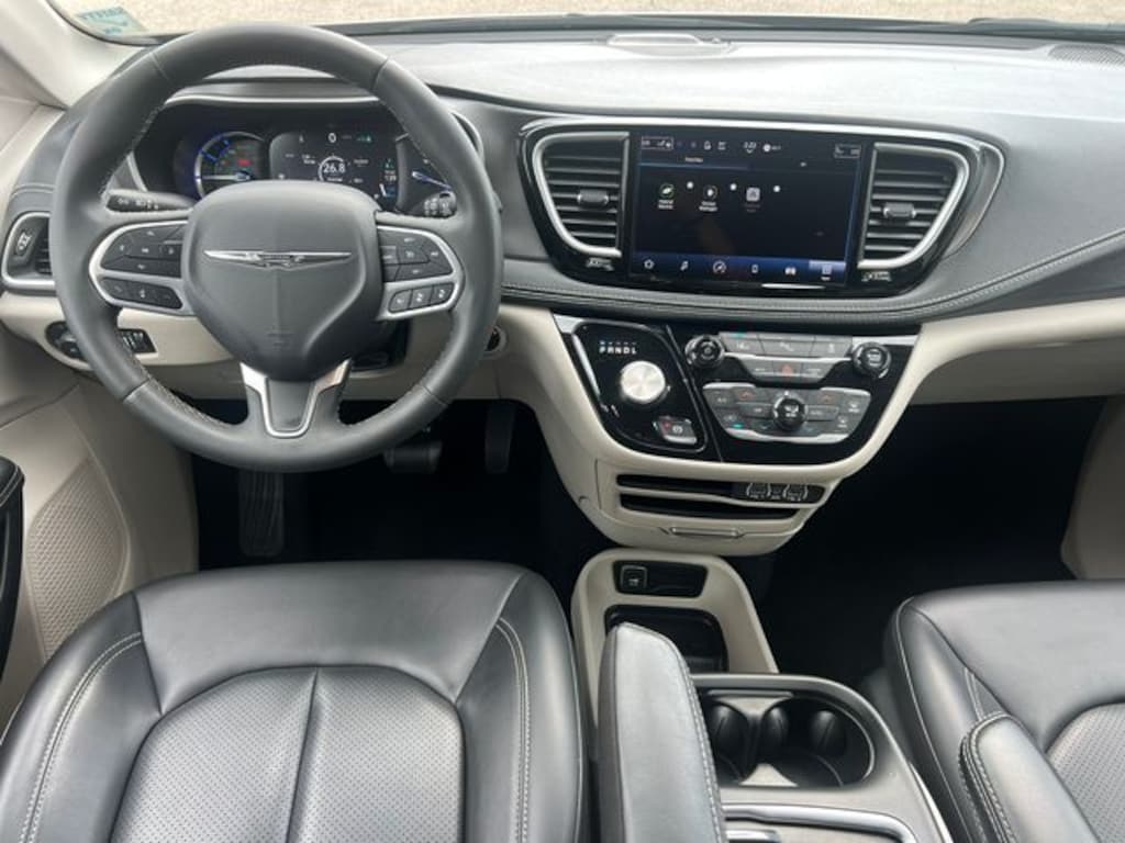 Used 2023 Chrysler Pacifica Hybrid Touring L Minivan/Van