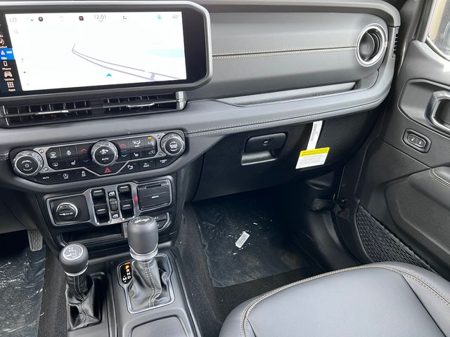 2025 Jeep Wrangler 4-Door Sahara - Photo 33