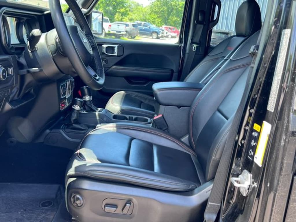 Used 2025 Jeep Wrangler Rubicon X SUV