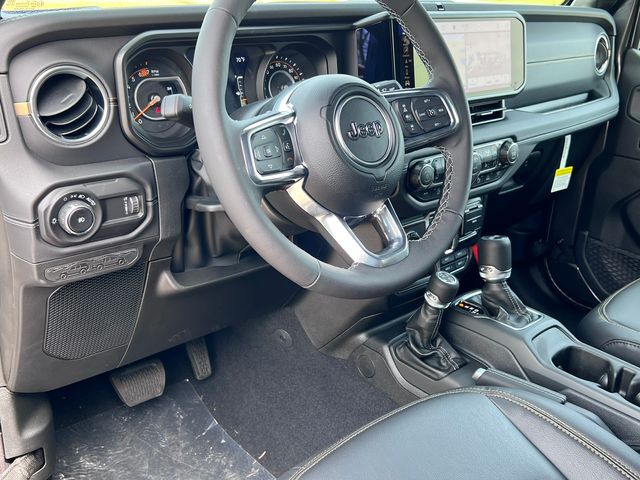 2025 Jeep Wrangler 4-Door Sahara - Photo 16