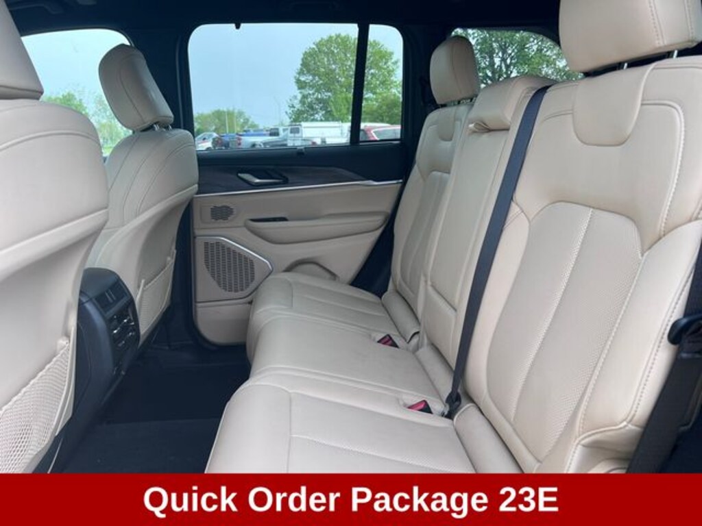 Used 2024 Jeep Grand Cherokee Limited SUV