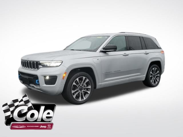 2022 Jeep Grand Cherokee Overland 4xe's photo
