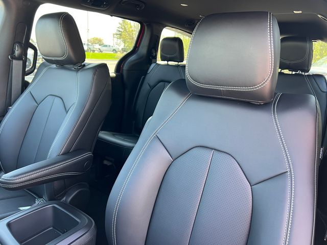 2026 Chrysler Pacifica Select - Photo 10