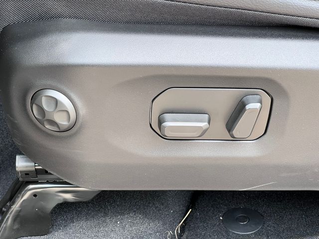 2025 Jeep Wrangler 4-Door Sahara - Photo 12