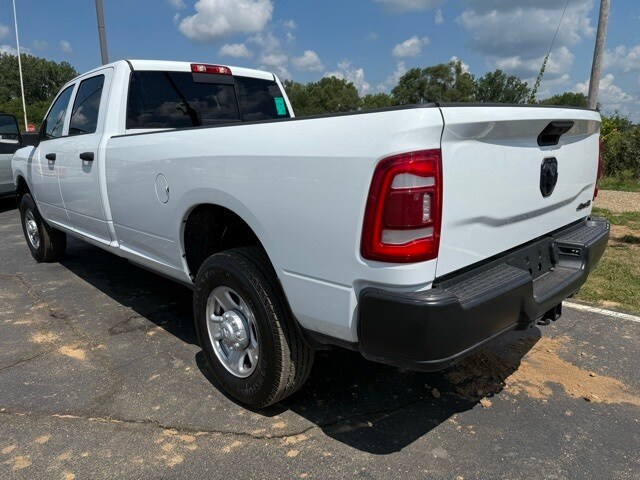 2024 Ram 3500 Tradesman photo 2