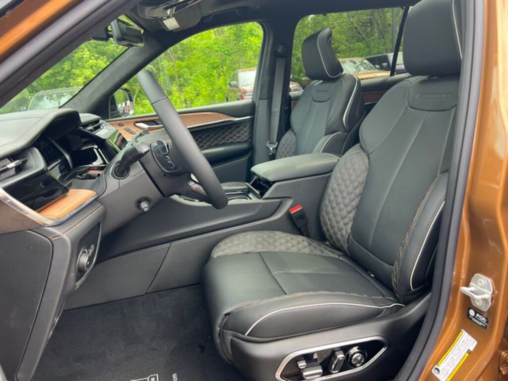 New 2026 Jeep Grand Cherokee L SUMMIT 4X4 Sport Utility