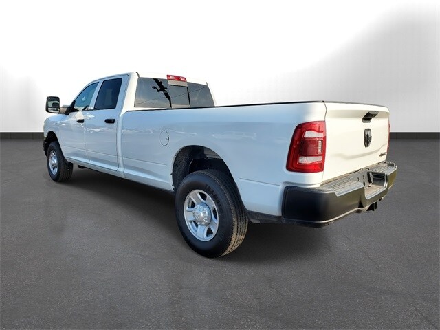 2024 Ram 3500 Tradesman photo 3