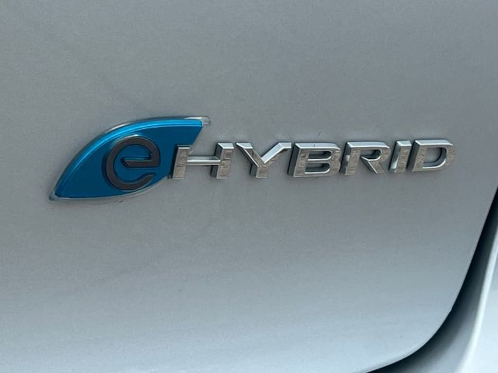 Used 2023 Chrysler Pacifica Hybrid Touring L Minivan/Van