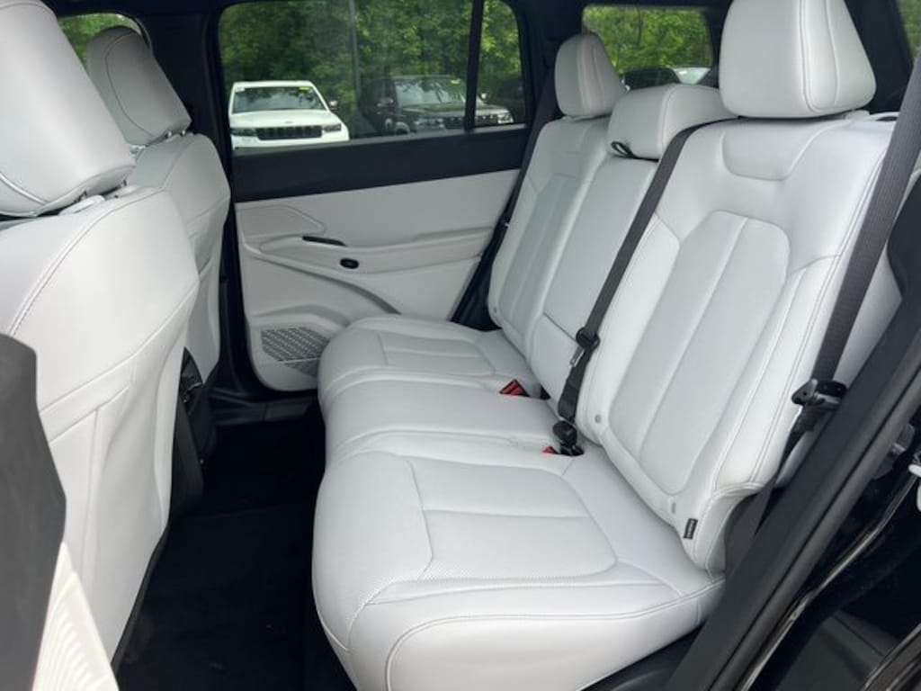 New 2026 Jeep Cherokee LIMITED 4X4 Sport Utility