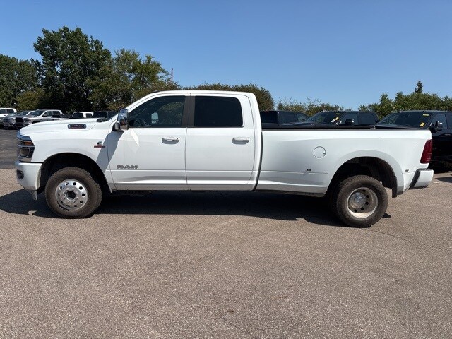 2025 Ram 3500 Laramie photo 2